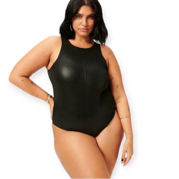 Good American better than leather bodysuit - Picture 2 of 10